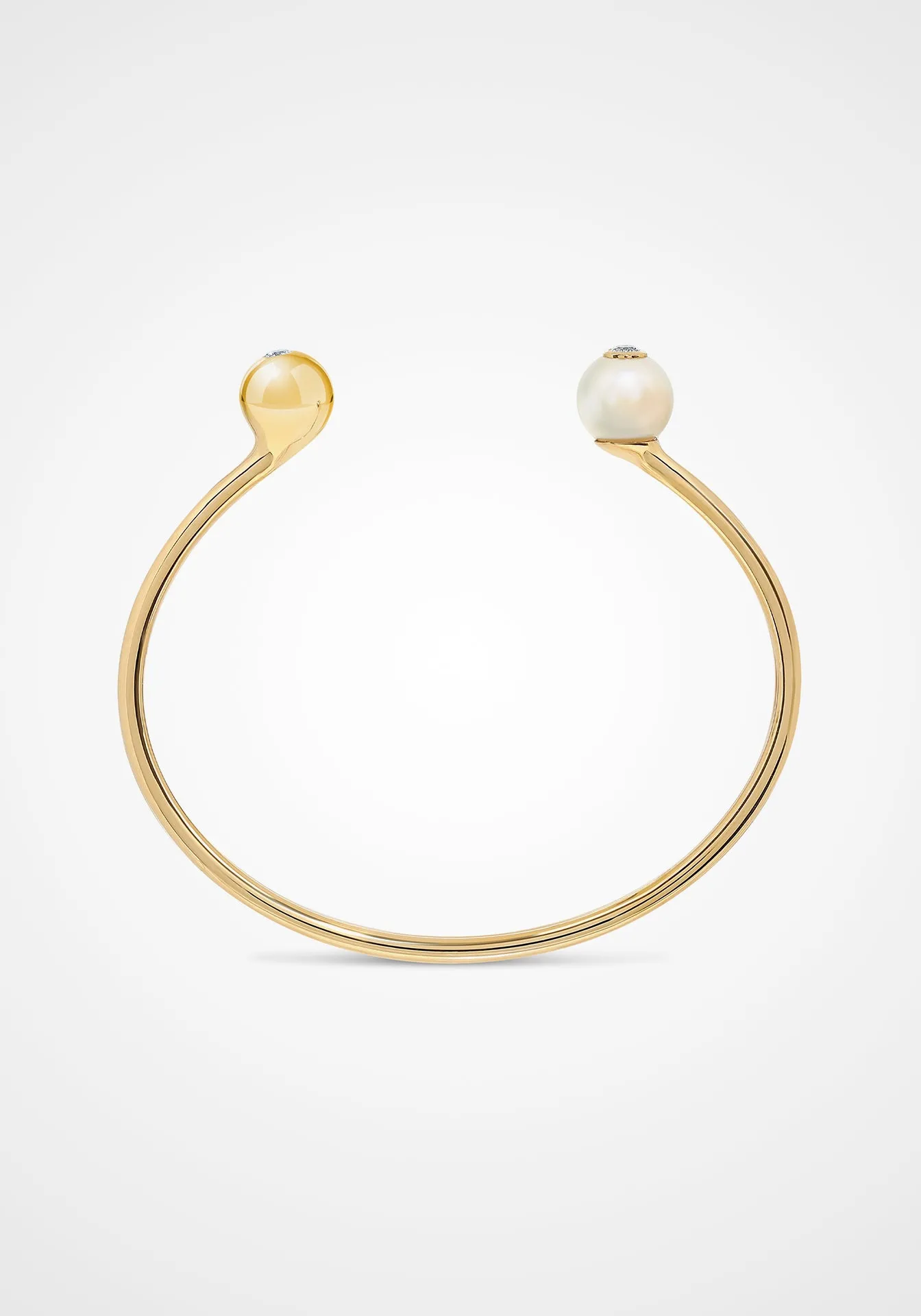 Nemara Twin, 18K Yellow Gold, Akoya Pearl   Diamond Bangle