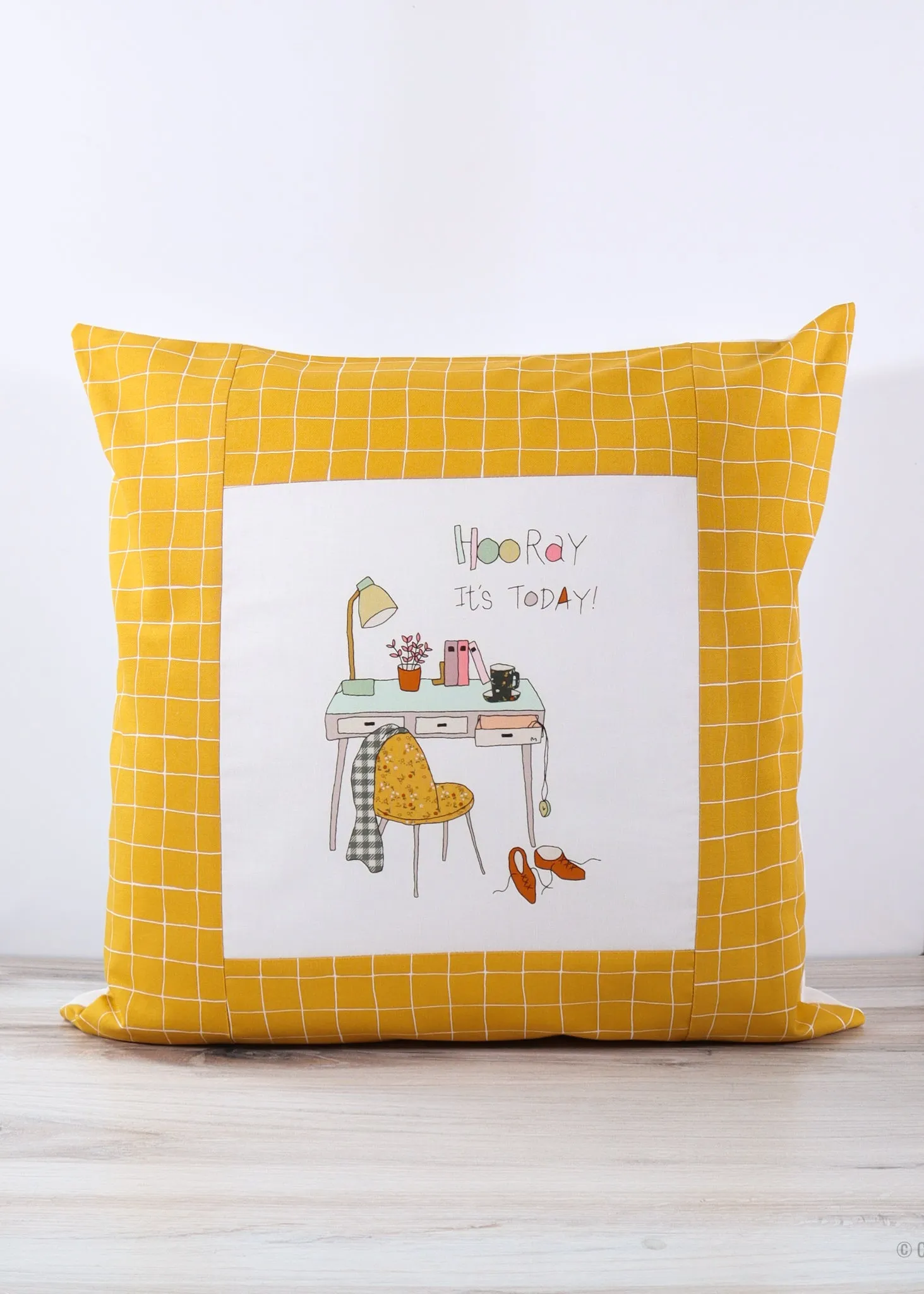 Picture Frame Pillow  - Beginner Sewing Pattern & Video Tutorial